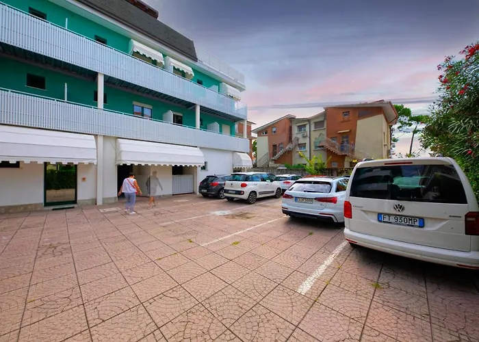 Отель Olanda Лидо-ди-Езоло