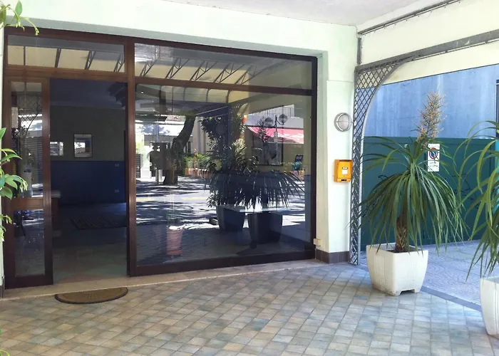 Отель Olanda Лидо-ди-Езоло